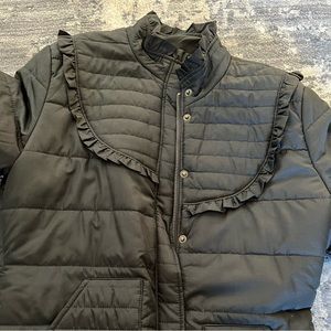 Juniors Splendid brand black puffer jacket with ruffle detail. Size large.
